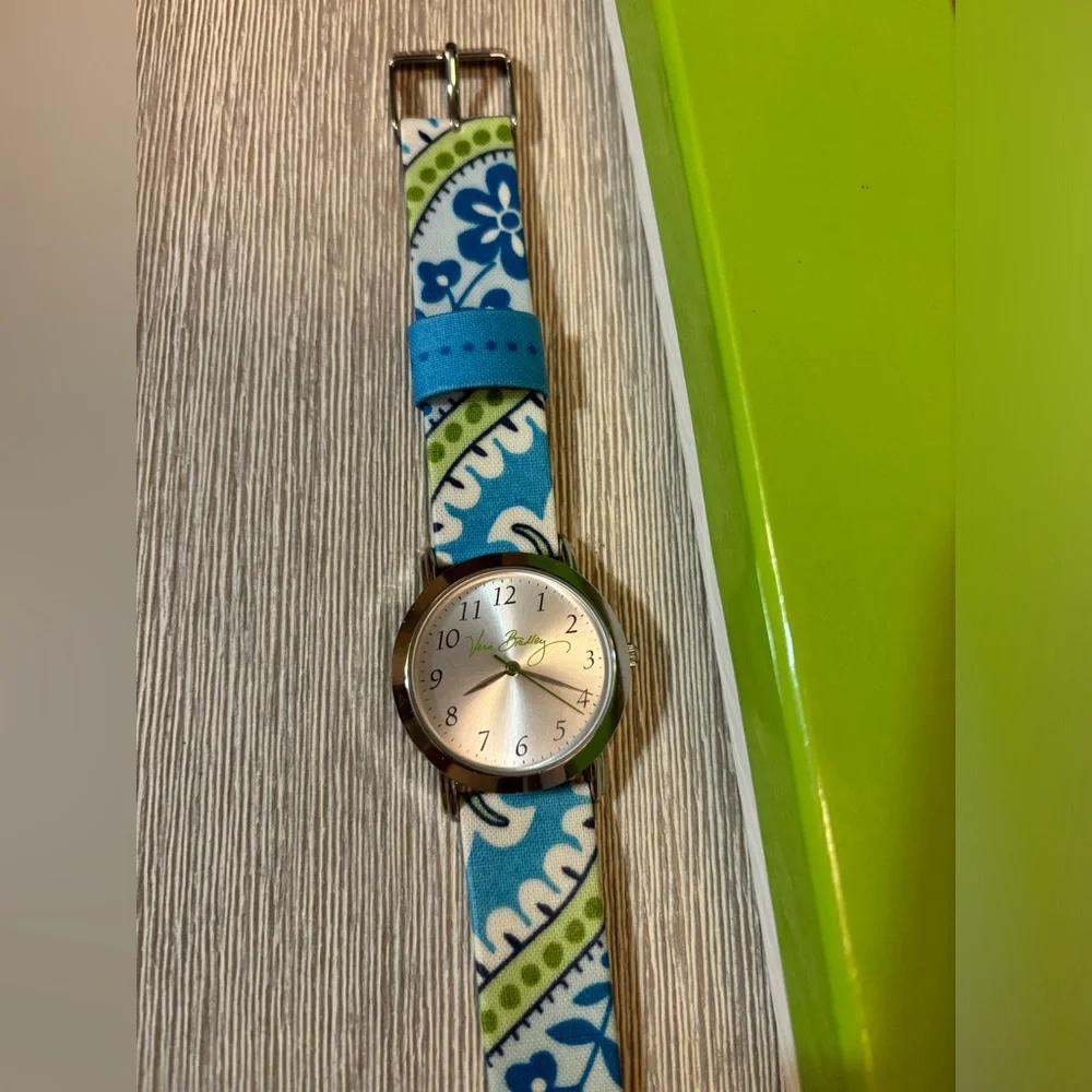NWT Vera Bradley Blue Floral Watch